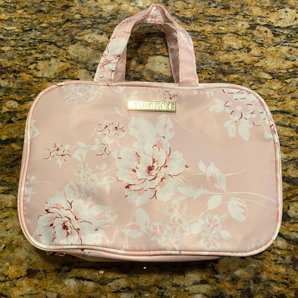 Yumi Kim hanging toiletry makeup cosmetic case - Picture 7 of 12